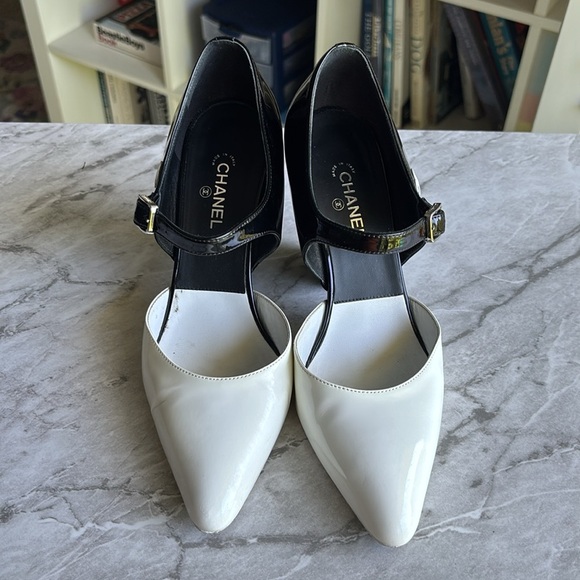 Chanel Black and White Women's block heels patent leather size 37 Resort 2020 - Picture 5 of 7